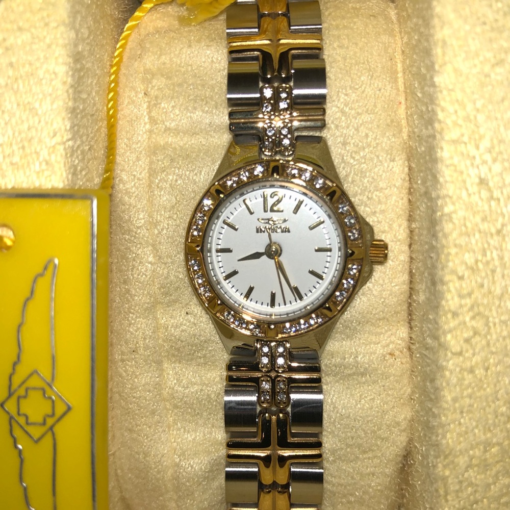 Watch - Picture 2 of 4
